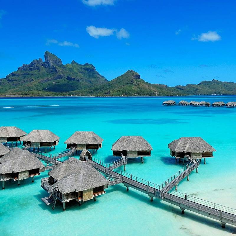Aerial Bungalows - Four Seasons Resort Bora Bora