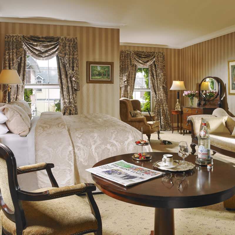 Deluxe Bedroom - Hayfield Manor Hotel 
