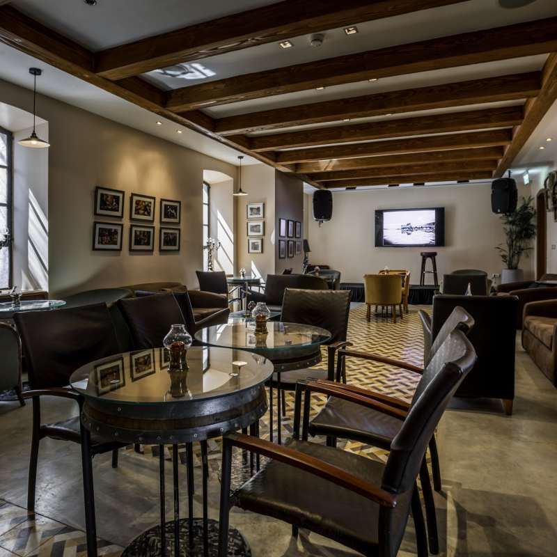Hotel Bar