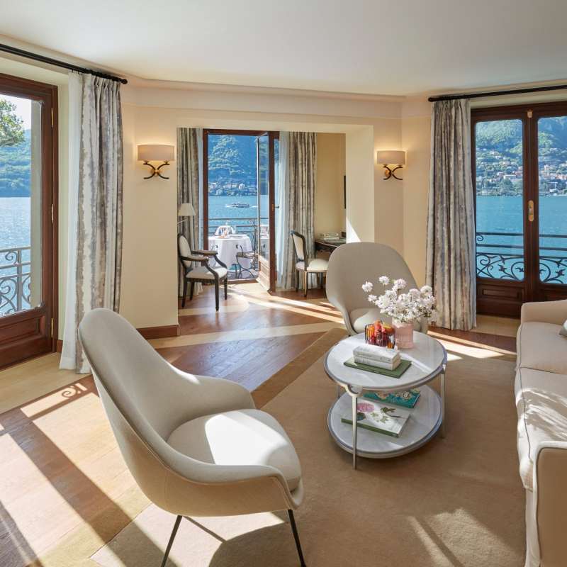 Duplex Vista Lago Suite living room 