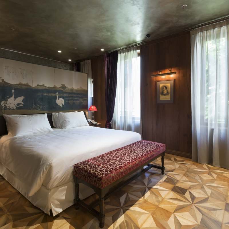 Deluxe Suite 