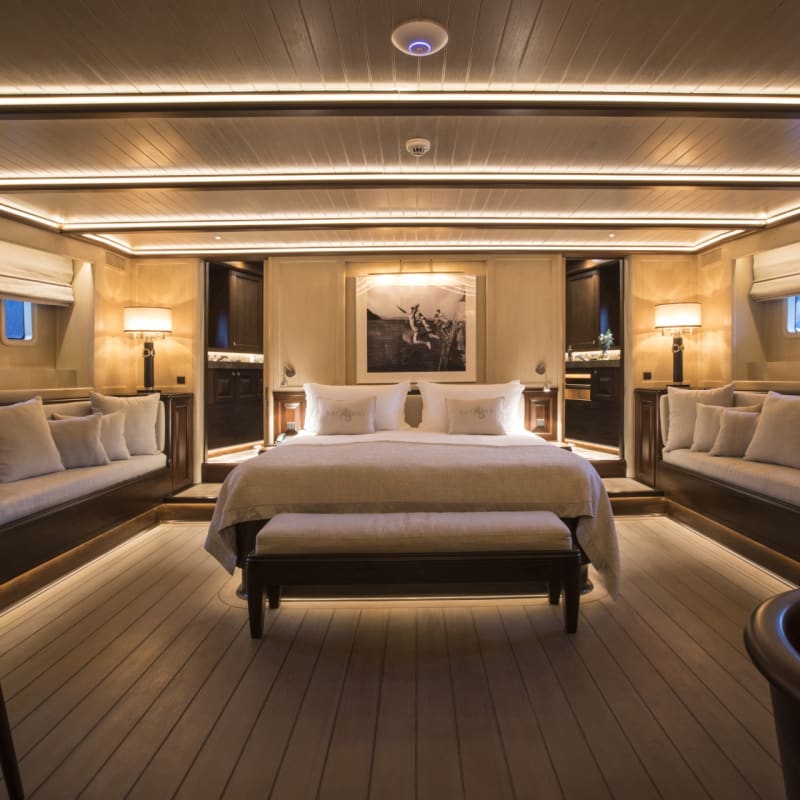 Master bedroom - Satori Yacht