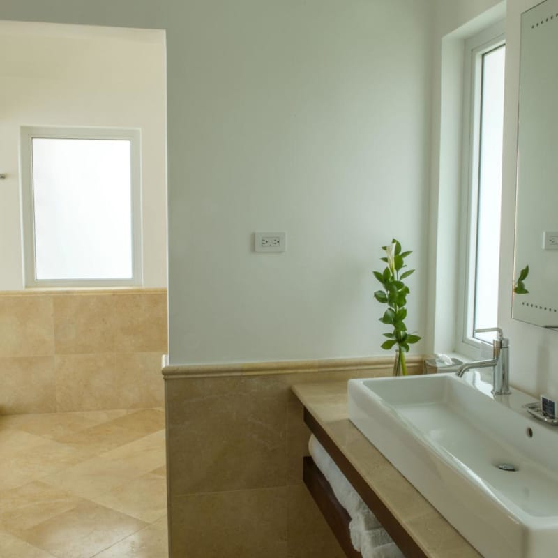 Bathroom, Deluxe Villa - The Trident Jamaica