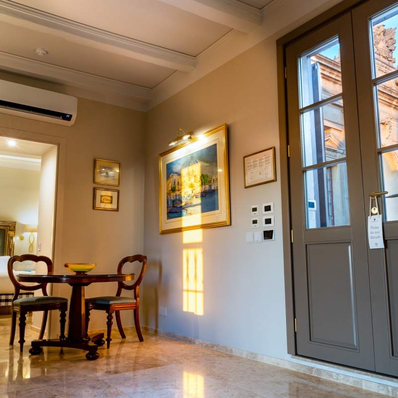 Executive Suite with Panoramic View 2 