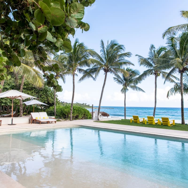 Swimming Pool and sea views - Hotel Esencia