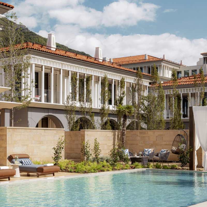 Villa One garden 