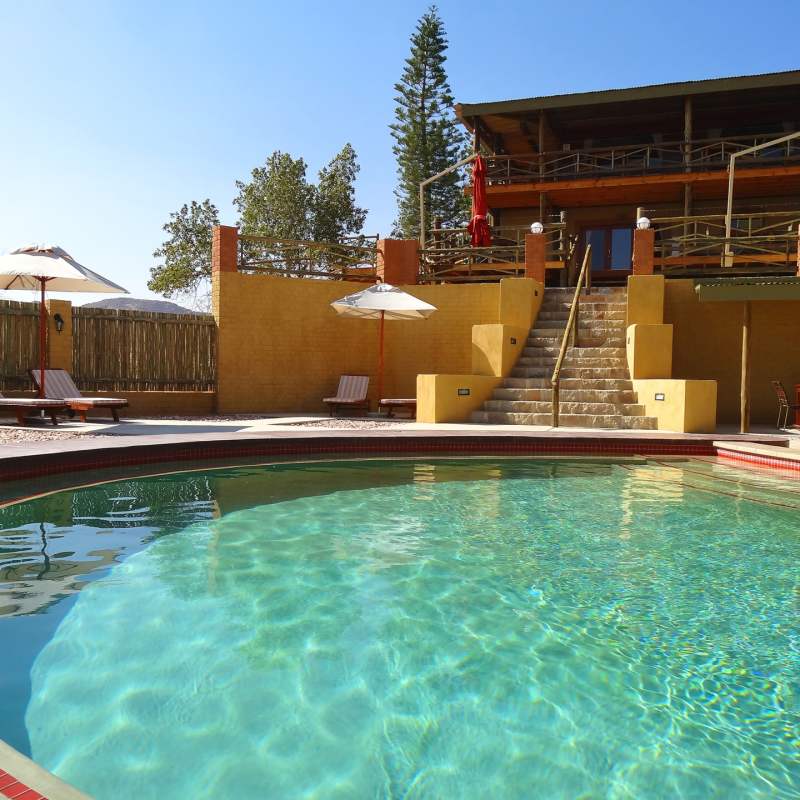 Swimming pool 