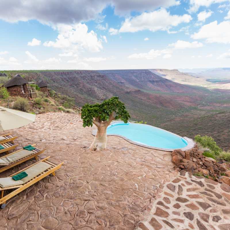 Swimming pool and view 