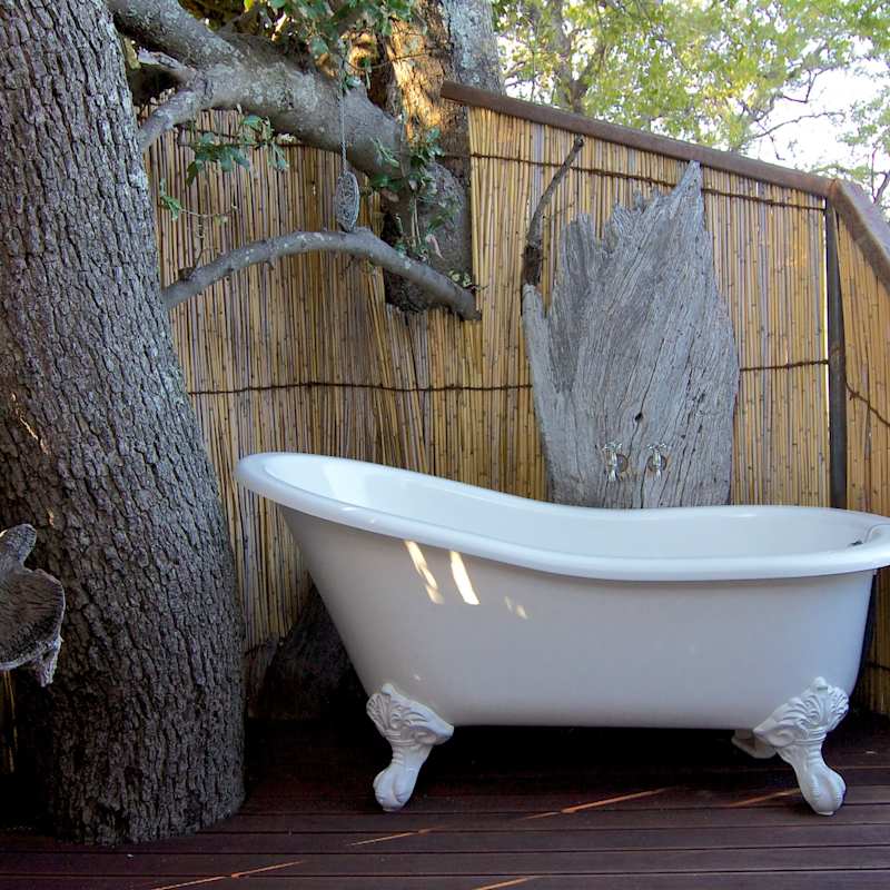 Outdoor bath 