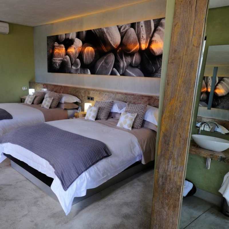 Garden Suite bedroom and bathroom - Olive Grove