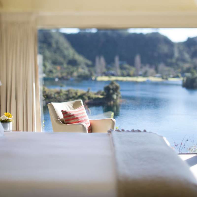 Executive Suite Lagoon View - Solitaire Lodge