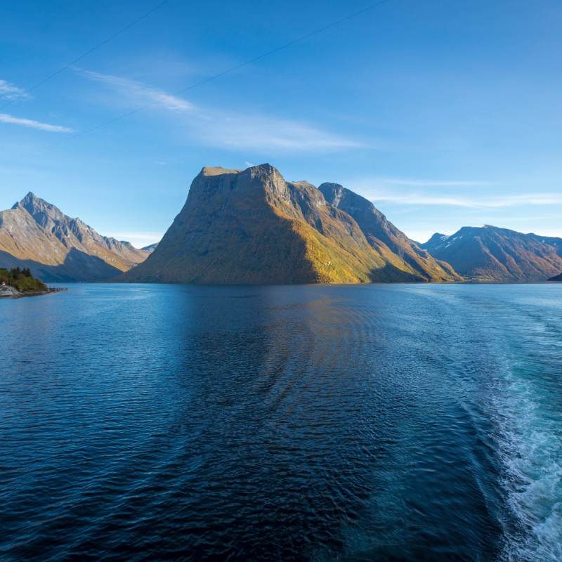 Hjorundfjord  