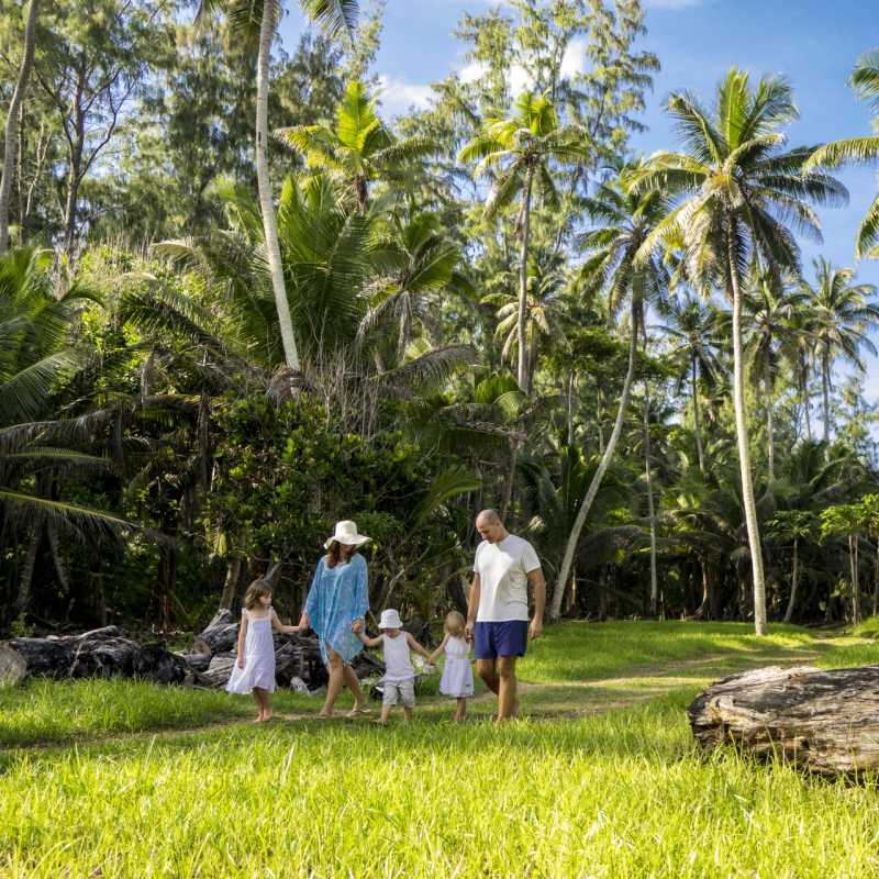 Family Walk - Denis Private Island