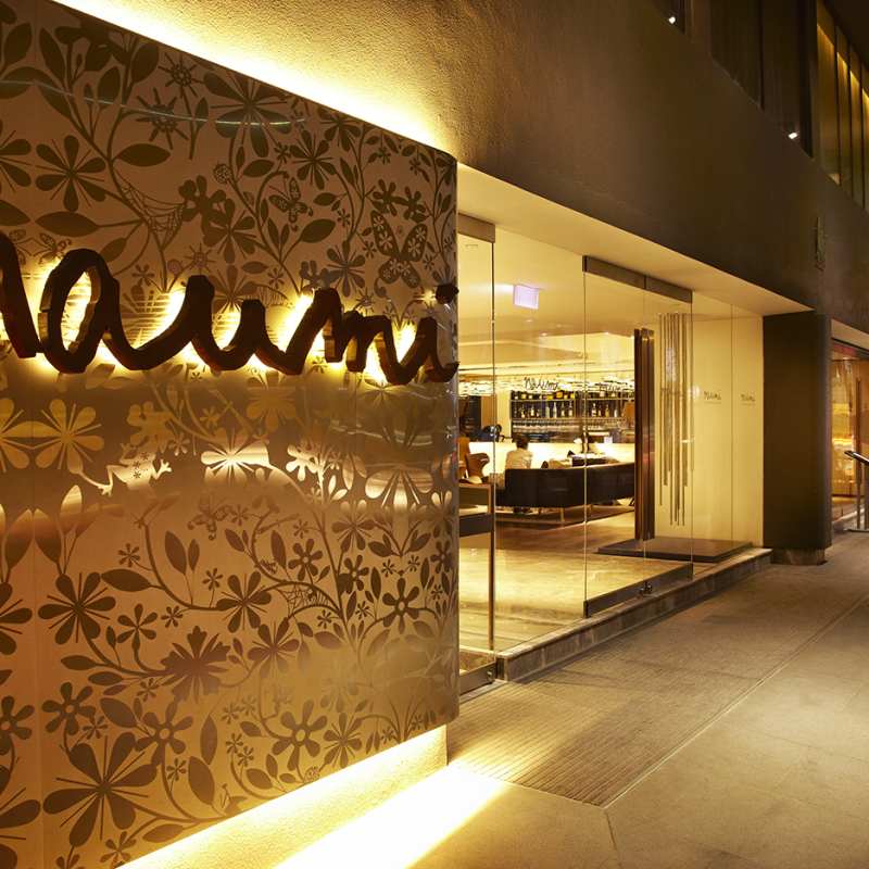 Entrance - Naumi Hotel