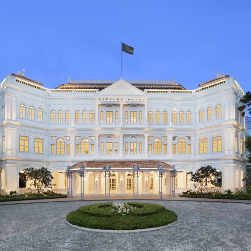 Twilight Exterior - Raffles Hotel Singapore 