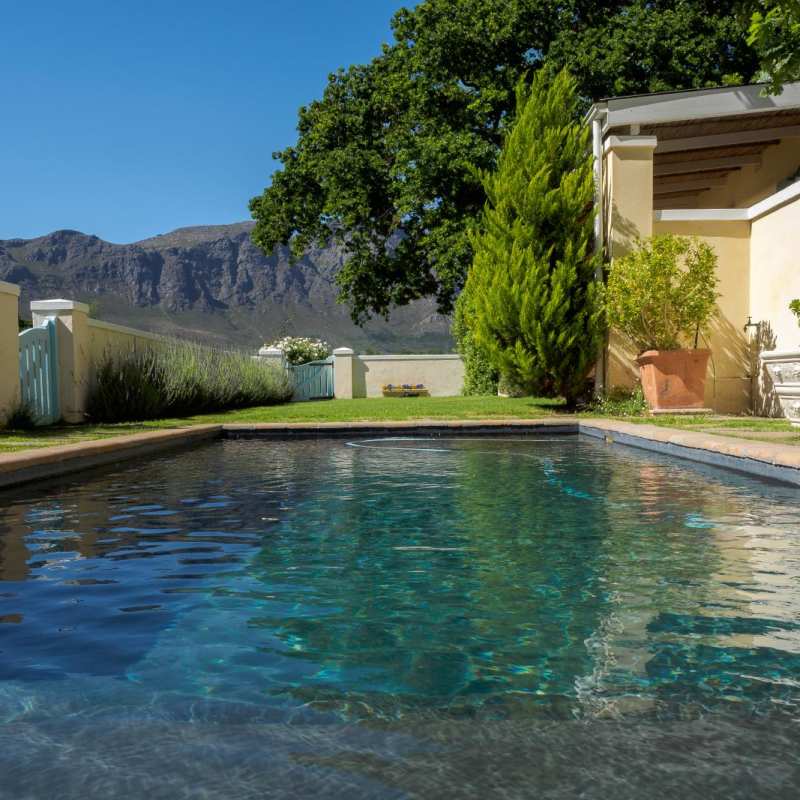 Swimming pool - Auberge Clermont