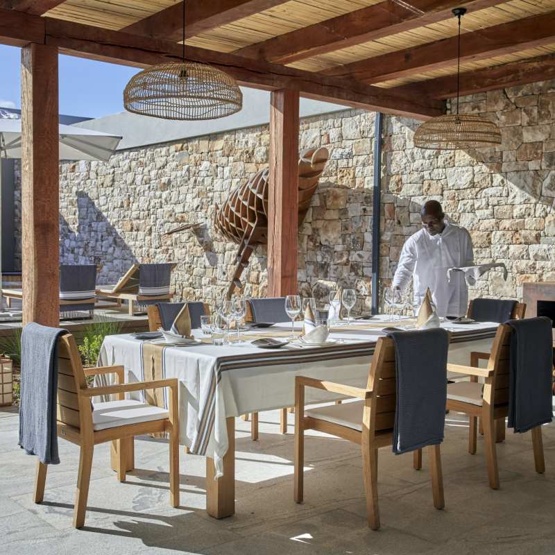 Courtyard lunch 