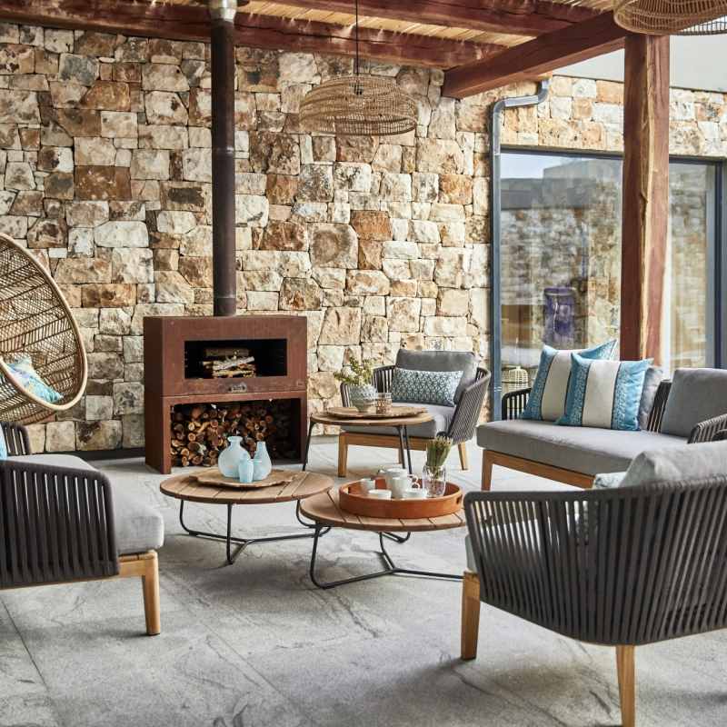 Courtyard seating 