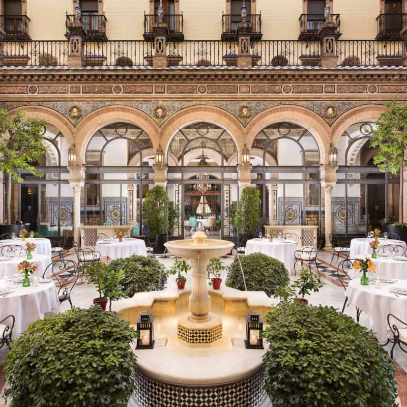 San Fernando Patio - Hotel Alfonso XIII