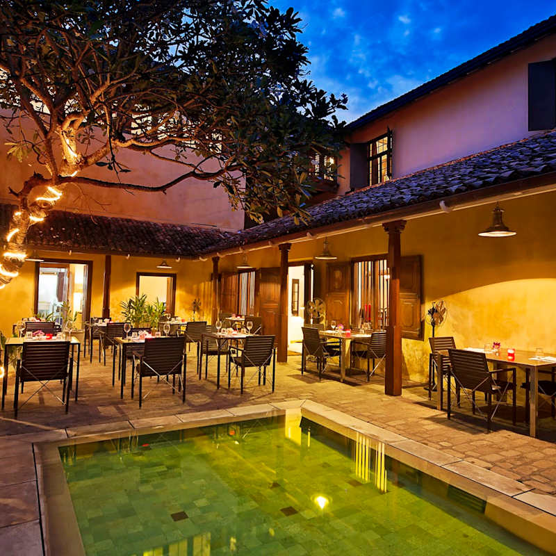 Pool & dining - The Fort Printers