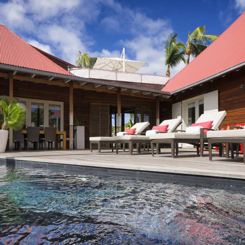 Beach House Frangipani - Eden Rock