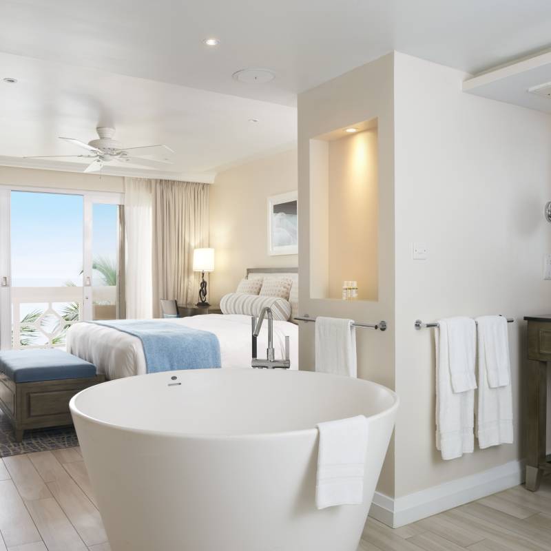 Grand Luxury Ocean Front Room - BodyHoliday
