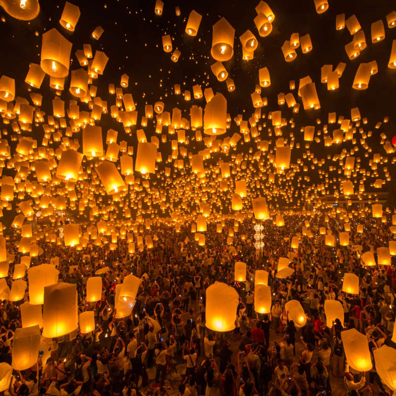 Chiang Mai Floating Lanterns - Simply Thailand