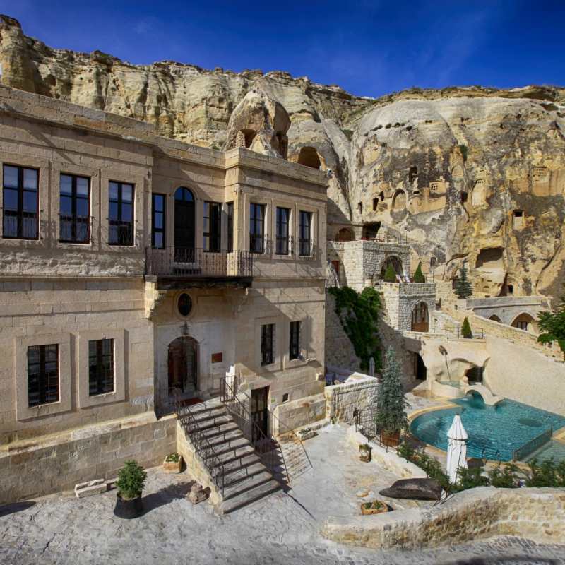 Hotel and swimming pool - Yunak Evleri 