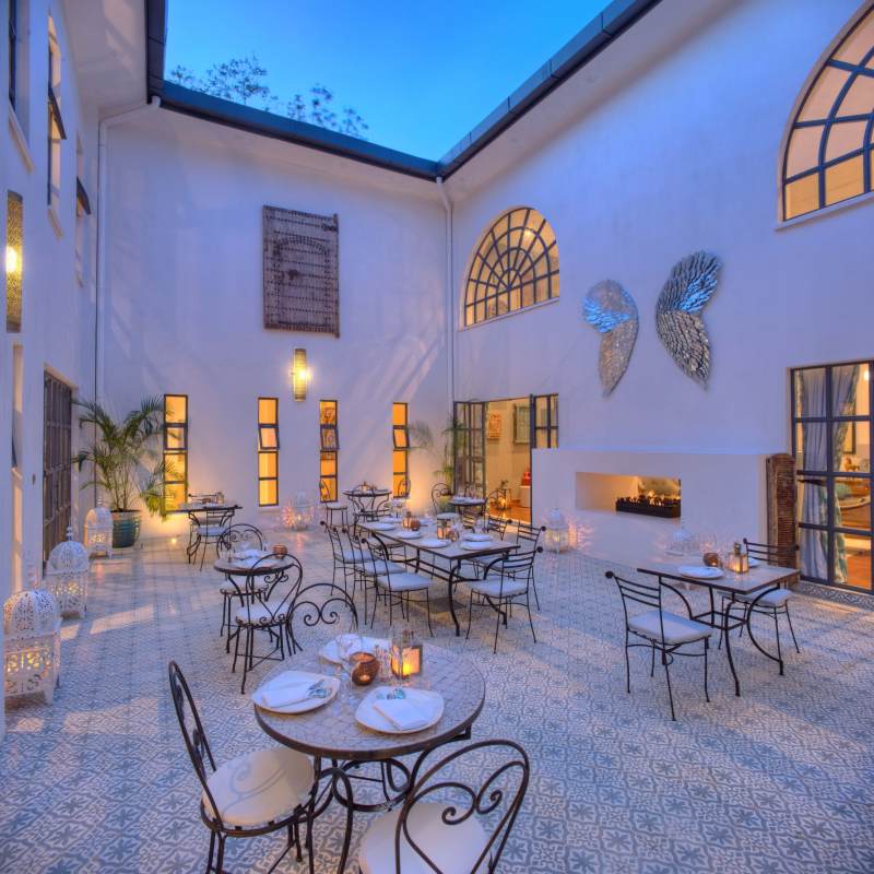 Latitude 0 dining outside 