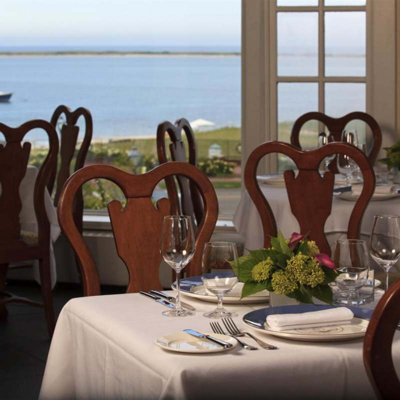 Relaxed dining - Chatham Bars Inn