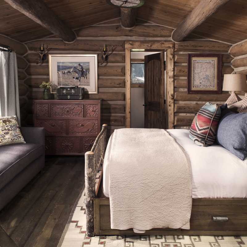 Chipmunk Cabin 