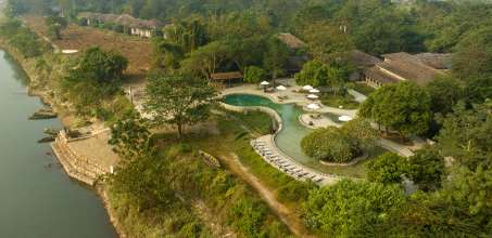 Barahi Jungle Lodge