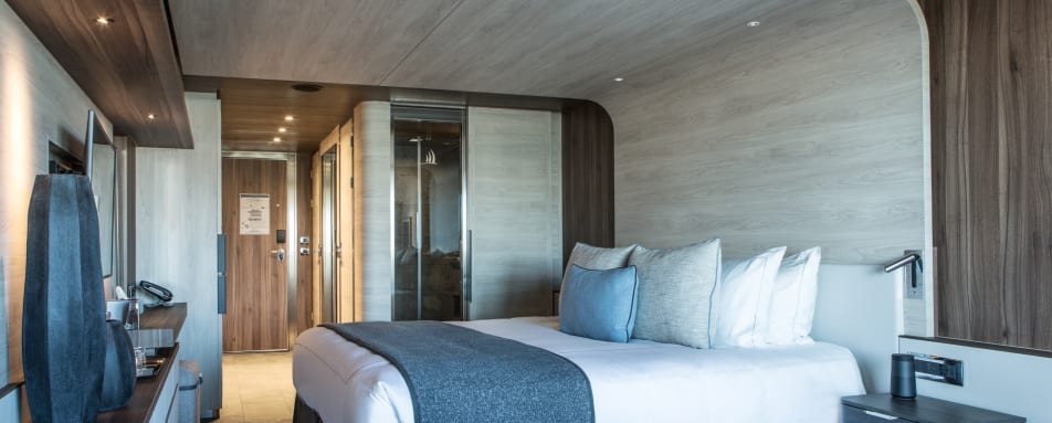 Deluxe Suite Bedroom 