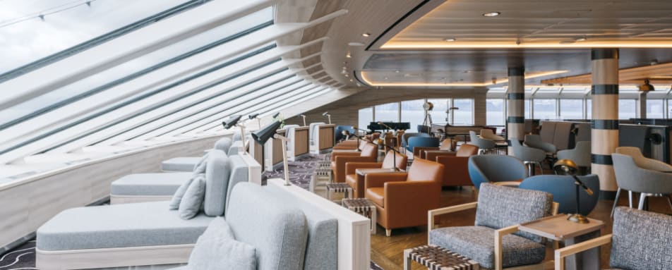 Explorer Lounge 
