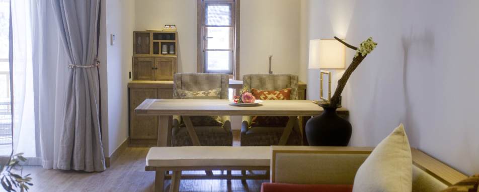 Suite Dining Area - LUX Benzilan