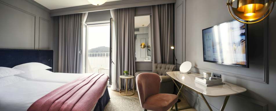 Hotel Excelsior- 90