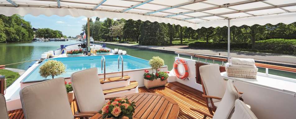 Amaryllis deck and pool - Belmond Afloat in France 