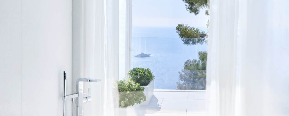 Corniche room 