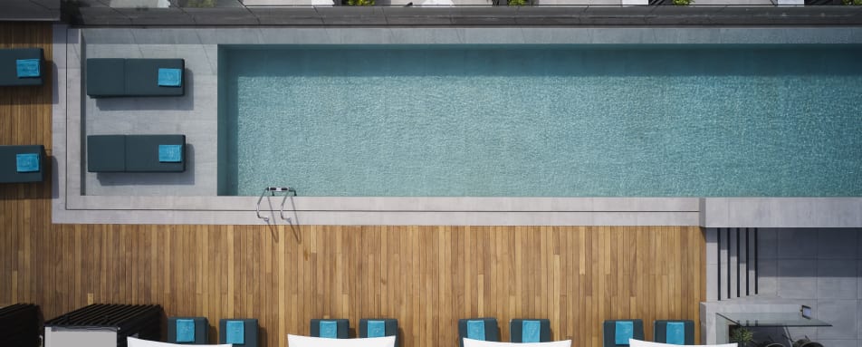 Capital Hotel - Infinity Swimming Pool   