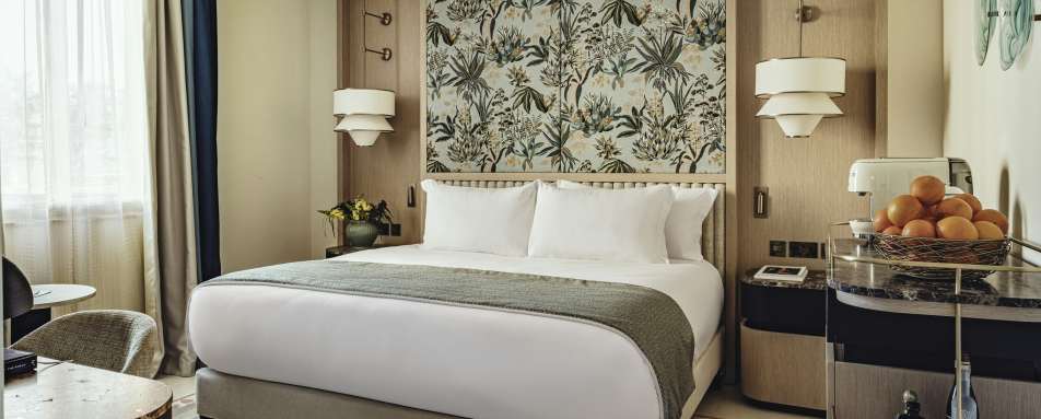 The Phoenicia- 16