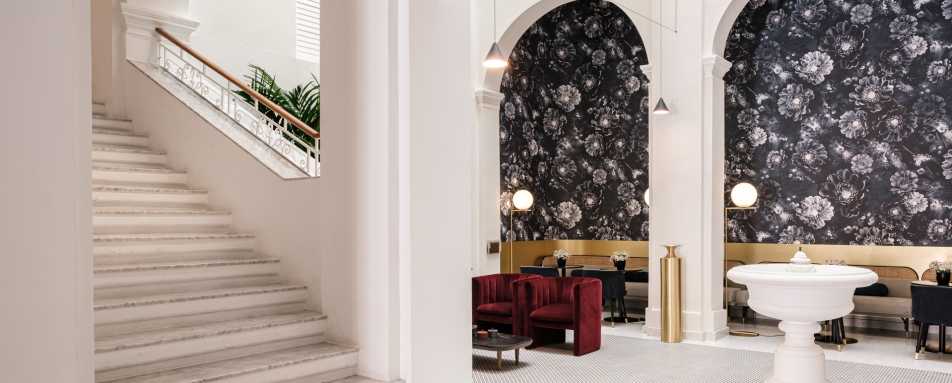  Central Lounge 