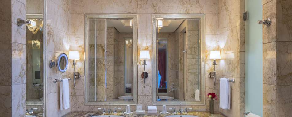 Suite Bathroom - St Regis Singapore 