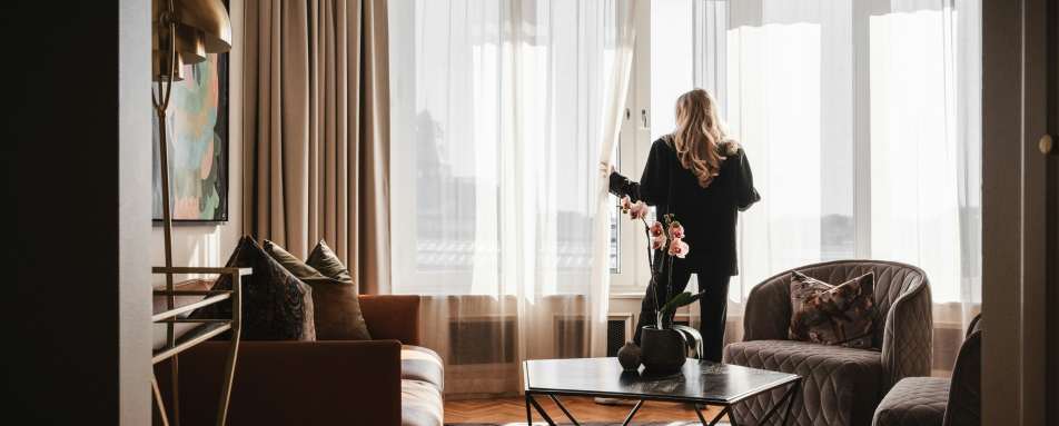 Bank Hotel- 25