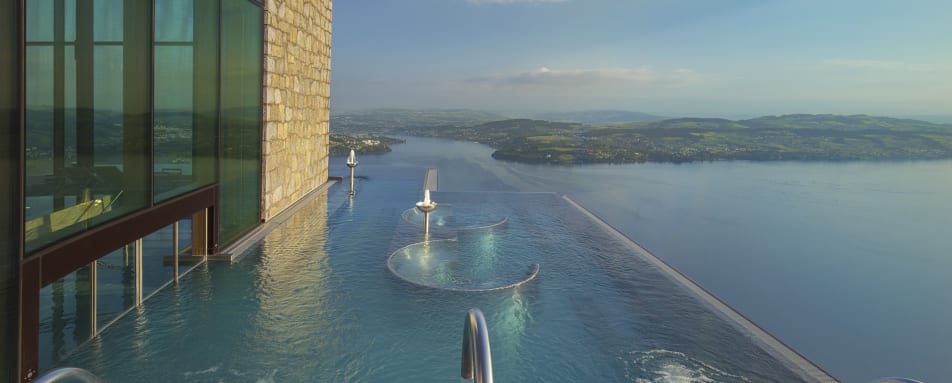 Spa Infinity Pool 