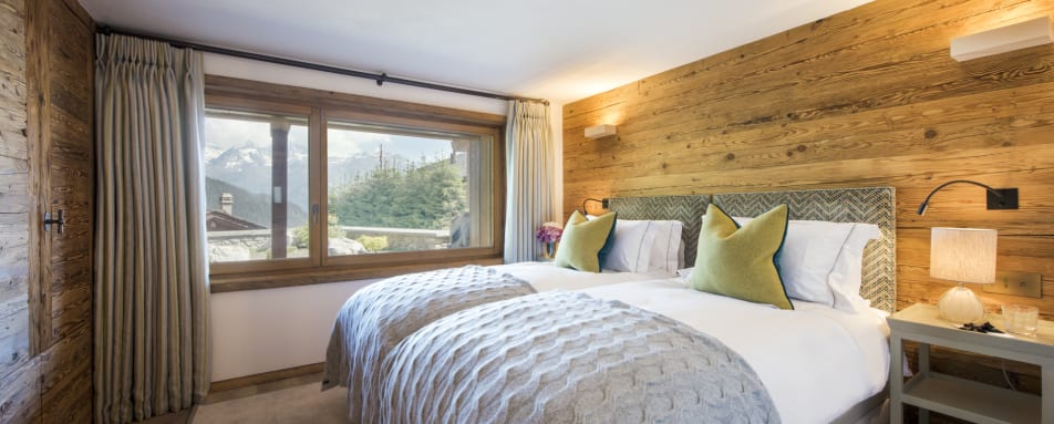 Twin Bedroom 