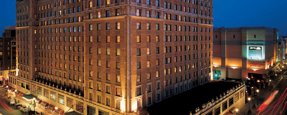 Hotel Exterior - The Peabody Memphis 
