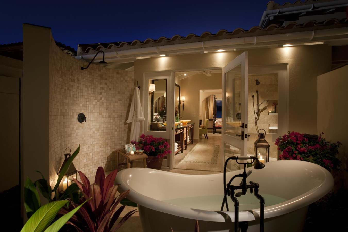 Courtyard Suite Bath - Jumby Bay Island
