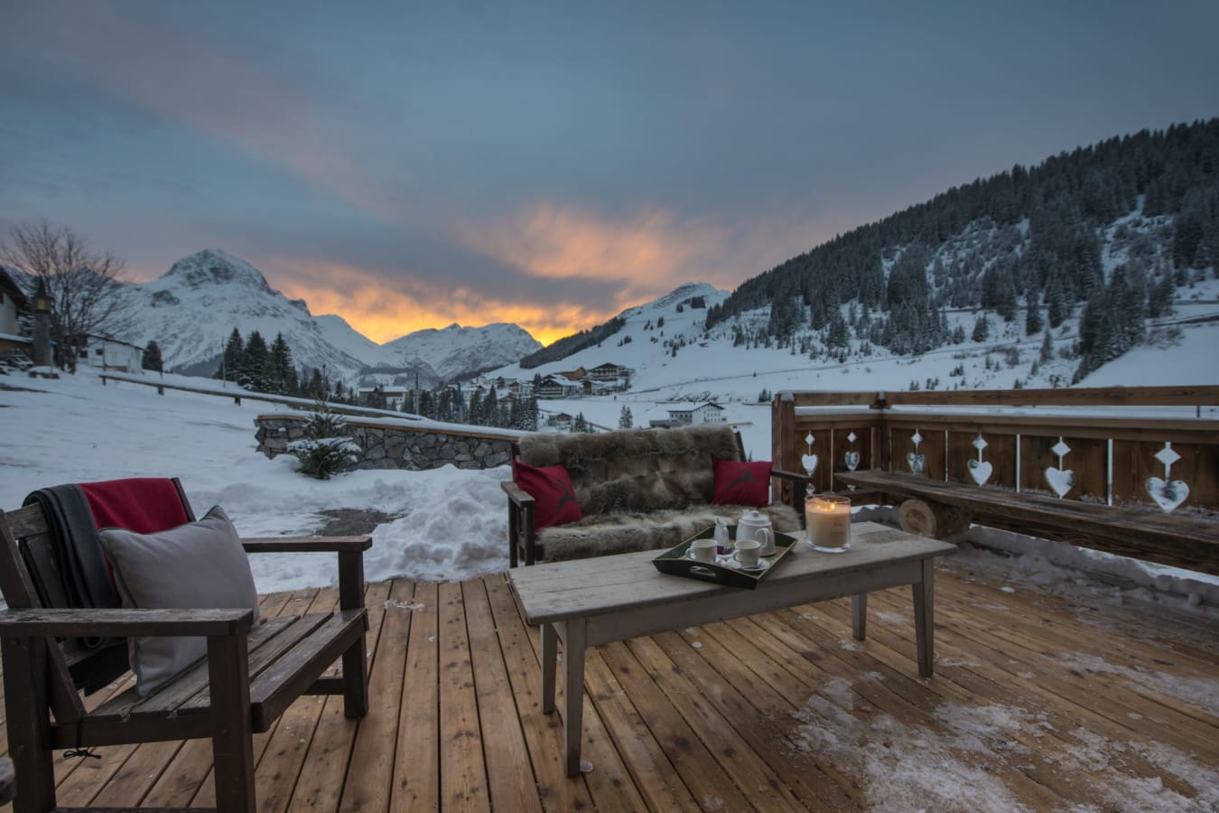 outdoor area 