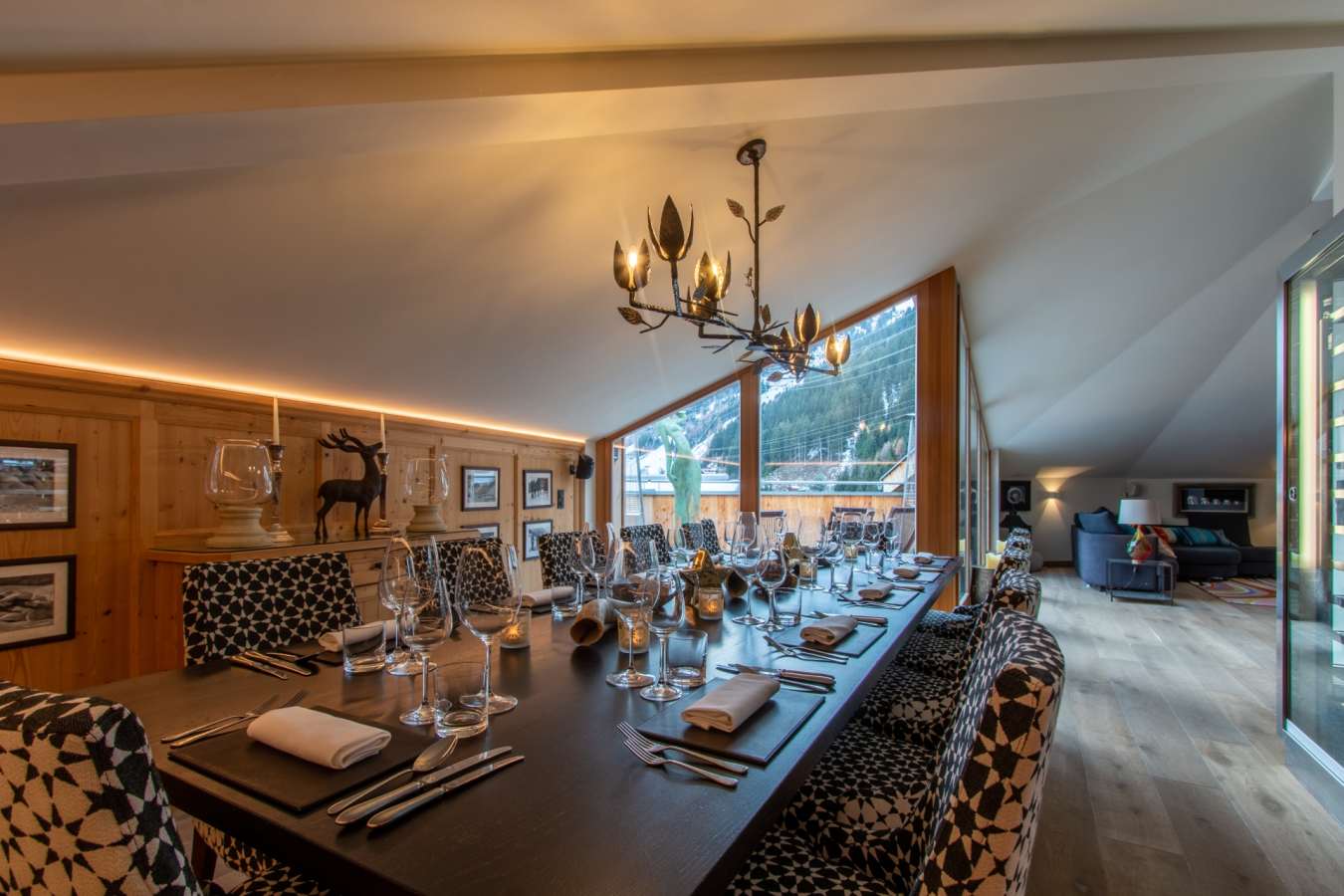 Dining Room - Chalet Artemis 
