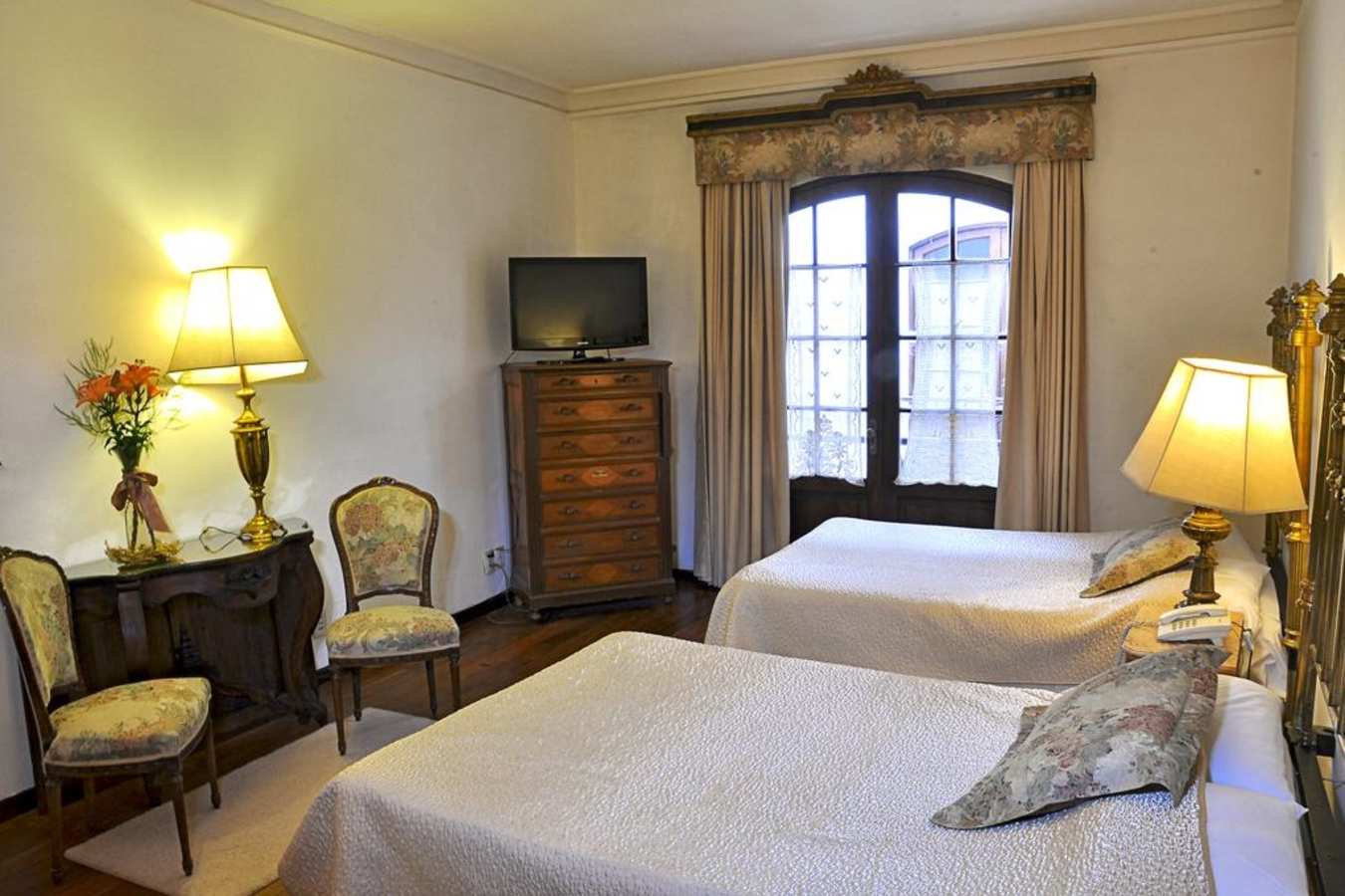 Twin room - Hotel Parador Santa Maria La Real 